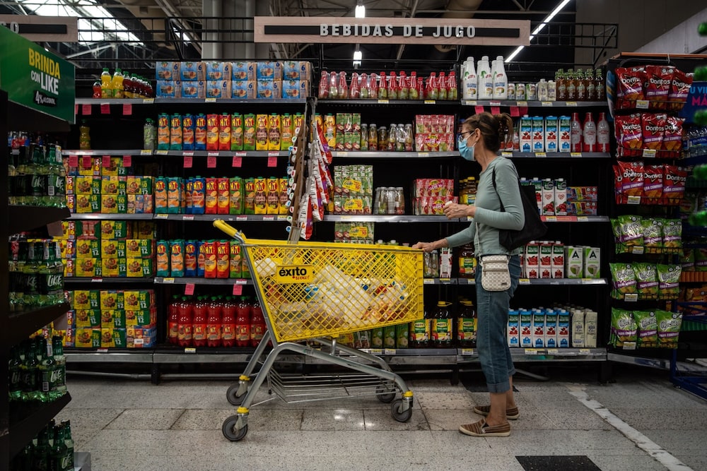 Bank of America proyecta que la inflación cerrará 2025 en 4,5%, pero advierte que distorsiones estacionales como Semana Santa y la política fiscal pueden dificultar el camino hacia la meta del banco central. Bank of America proyecta que la inflación cerrará 2025 en 4,5%, pero advierte que distorsiones estacionales como Semana Santa y la política fiscal pueden dificultar el camino hacia la meta del banco central.